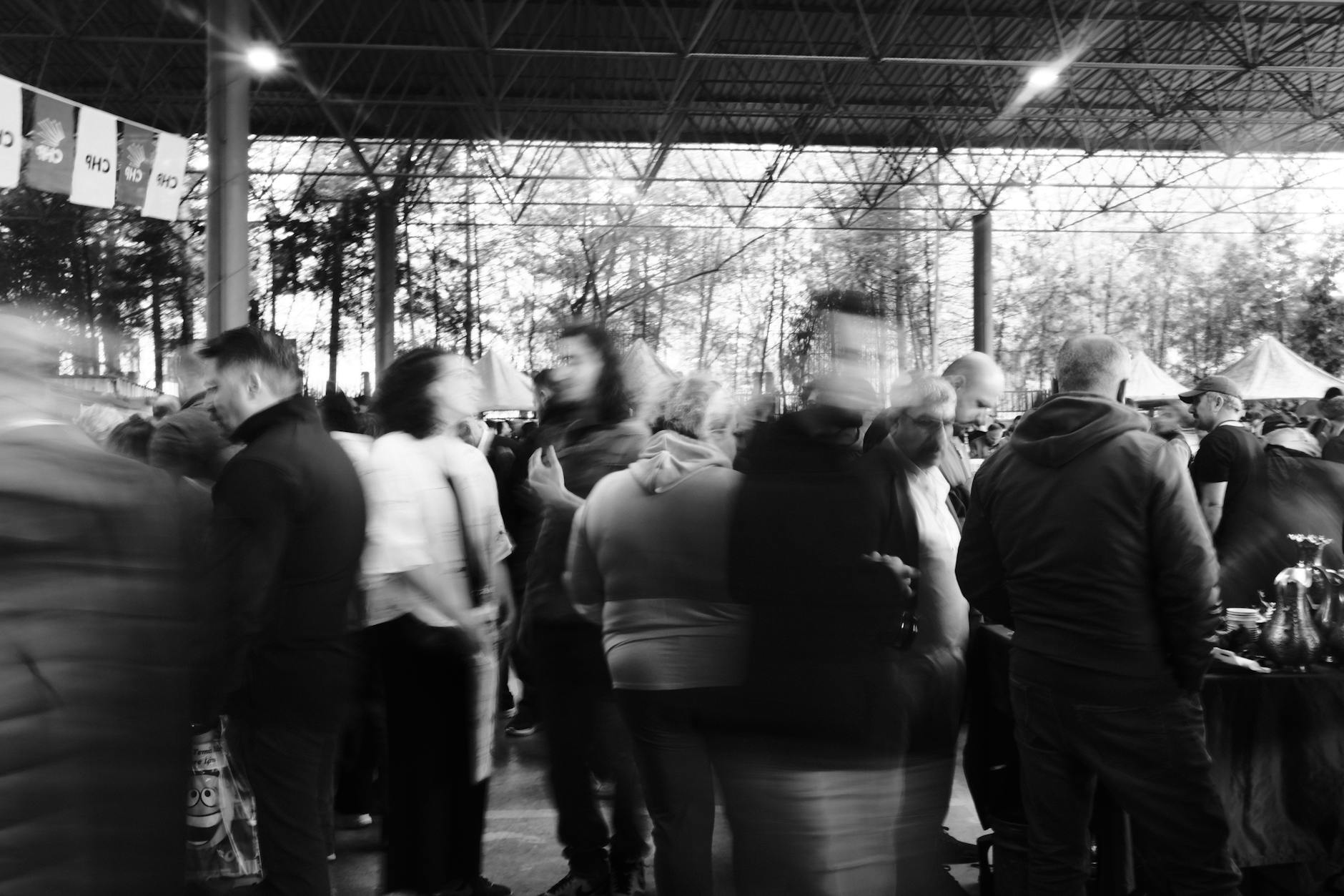Как искать работу через знакомства: алгоритм, который реально работает